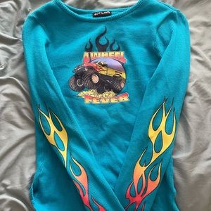 UBRAN OUTFITTERS GRAPHIC LONG SLEEVE